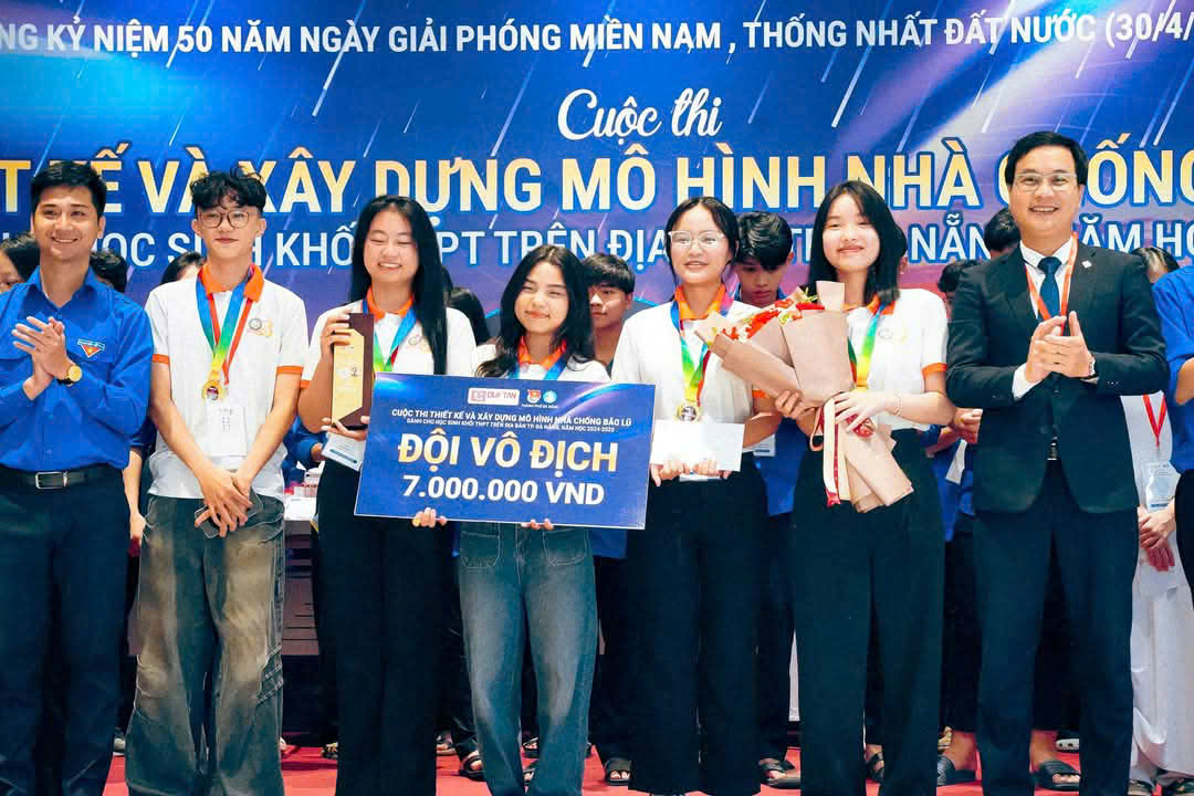 TRƯỜNG THPT SƠN TRÀ XUẤT SẮC ĐẠT GIẢI NHẤT CUỘC THI “THIẾT KẾ VÀ XÂY DỰNG MÔ HÌNH NHÀ CHỐNG BÃO LŨ”